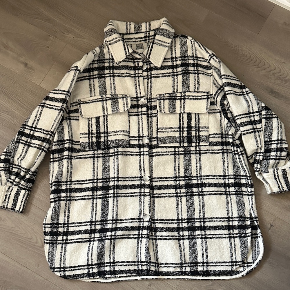 NWOT H&M Black and White Plaid Shirt Jacket
